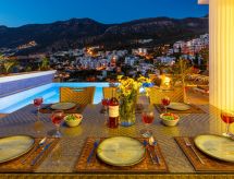 Villa Bluewhite: Ruim familieparadijs met privézwembad vlakbij zee in Kalkan - thumbnail 4