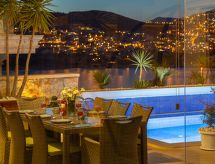 Villa Bluewhite: Ruim familieparadijs met privézwembad vlakbij zee in Kalkan - thumbnail 6