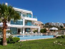 Luxe vrijstaande villa met privézwembad op 1 km van het strand in Kalkan - thumbnail 1