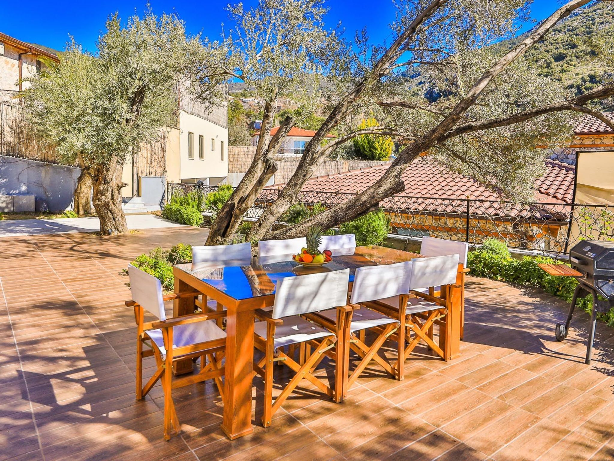 Steinhausvilla in der Natur-Drinnen