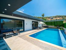 Romantische Privévilla met Jacuzzi & Panoramisch Uitzicht in Kalkan Islamlar - thumbnail 1
