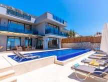 Vrijstaande villa met privézwembad op 4,5 km van de Middellandse Zee in Kalkan - thumbnail 1