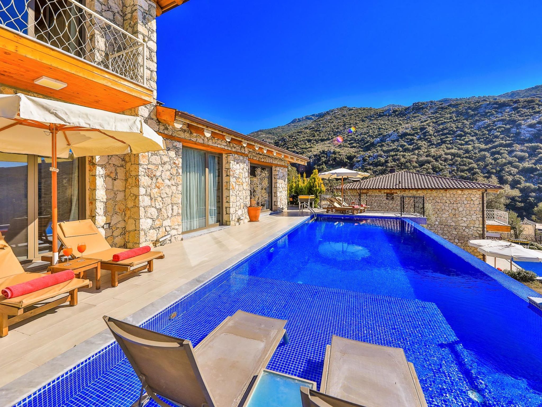 Natursteinhaus mit Pool in Kalkan Islamlar-Drinnen