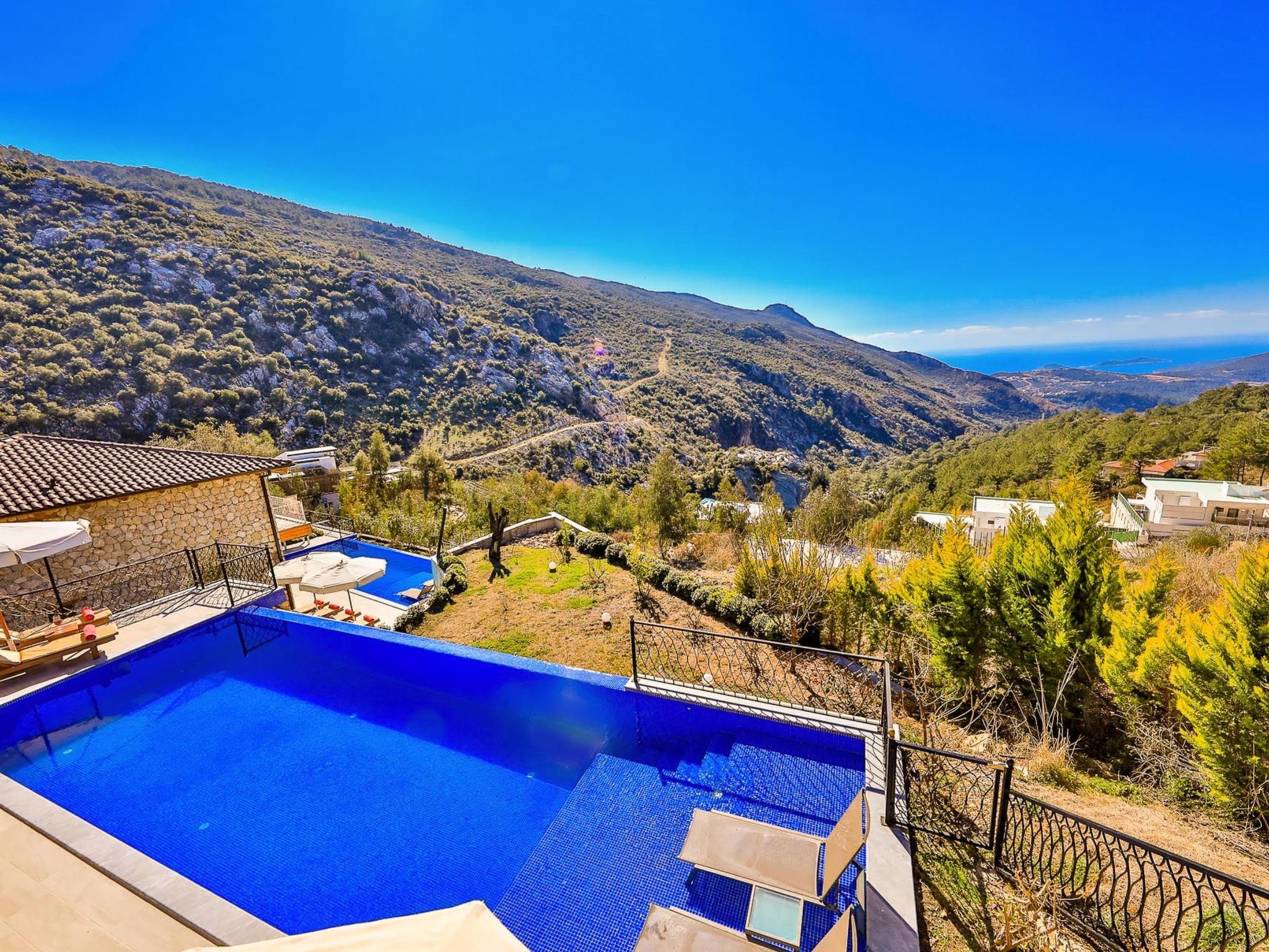 Natursteinhaus mit Pool in Kalkan Islamlar-Drinnen