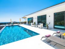 Villa Niro: Luxe vrijstaande villa met privézwembad nabij de Middellandse Zee - thumbnail 2