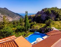 Authentieke stenen villa met privezwembad en panoramisch uitzicht op de bergen - thumbnail 2