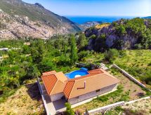 Authentieke stenen villa met privezwembad en panoramisch uitzicht op de bergen - thumbnail 3