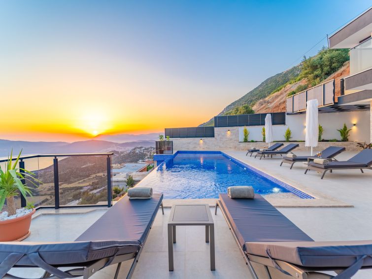 Vrijstaand vakantiehuis met privézwembad in Kalkan voor 10 personen in Kalkan