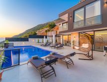 Vrijstaande villa met privézwembad aan zee in Kalkan voor 10 personen - thumbnail 4