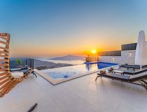 Vrijstaande villa met privézwembad aan zee in Kalkan voor 10 personen - thumbnail 5