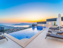 Vrijstaande villa met privézwembad aan zee in Kalkan voor 10 personen - thumbnail 6