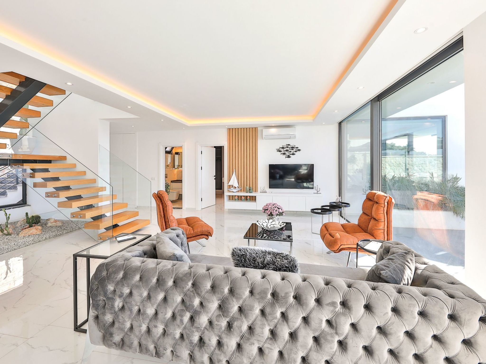 Moderne Luxusvilla in Kalkan mit Meerblick-Binnen