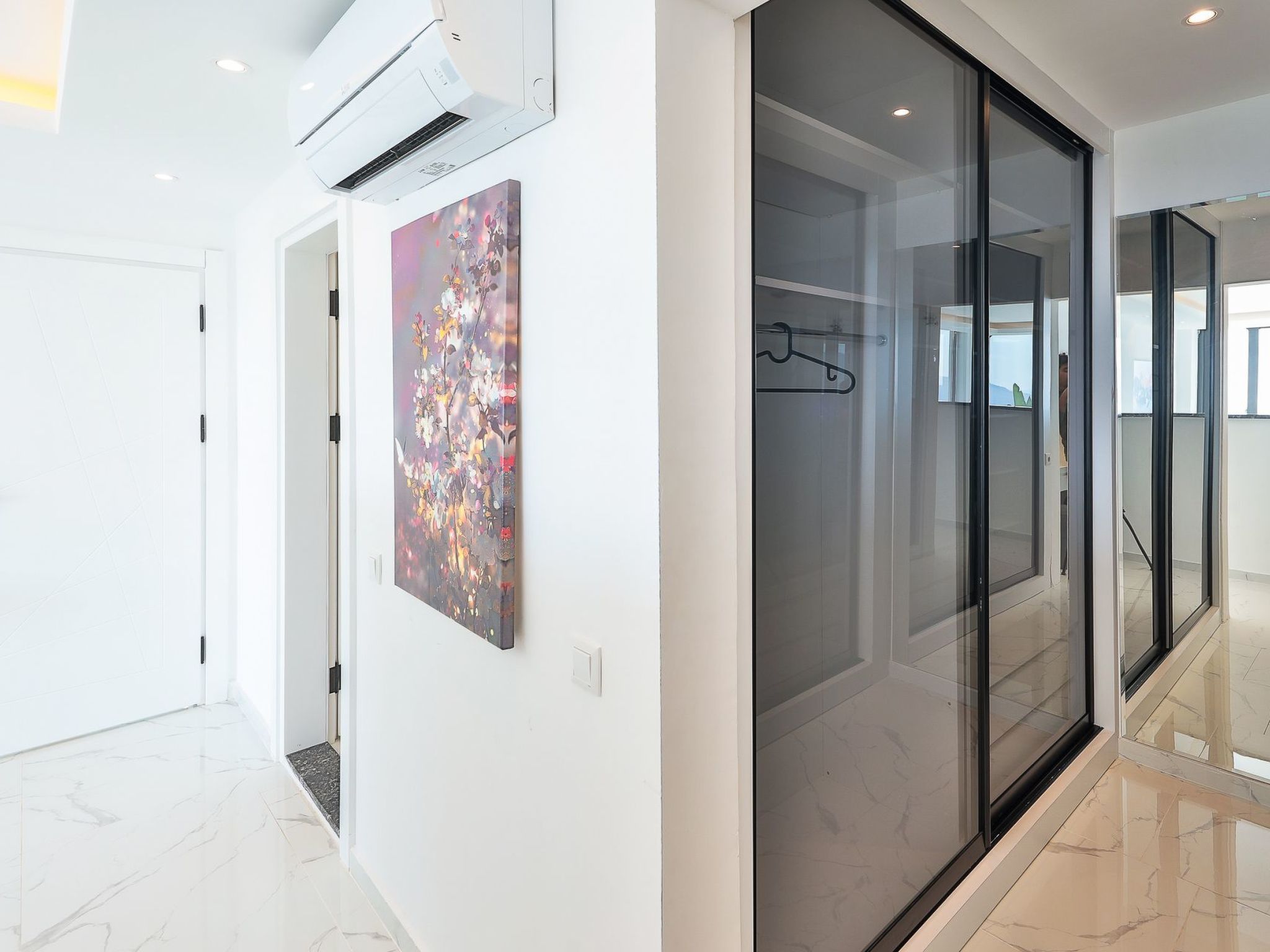 Moderne Luxusvilla in Kalkan mit Meerblick-Binnen