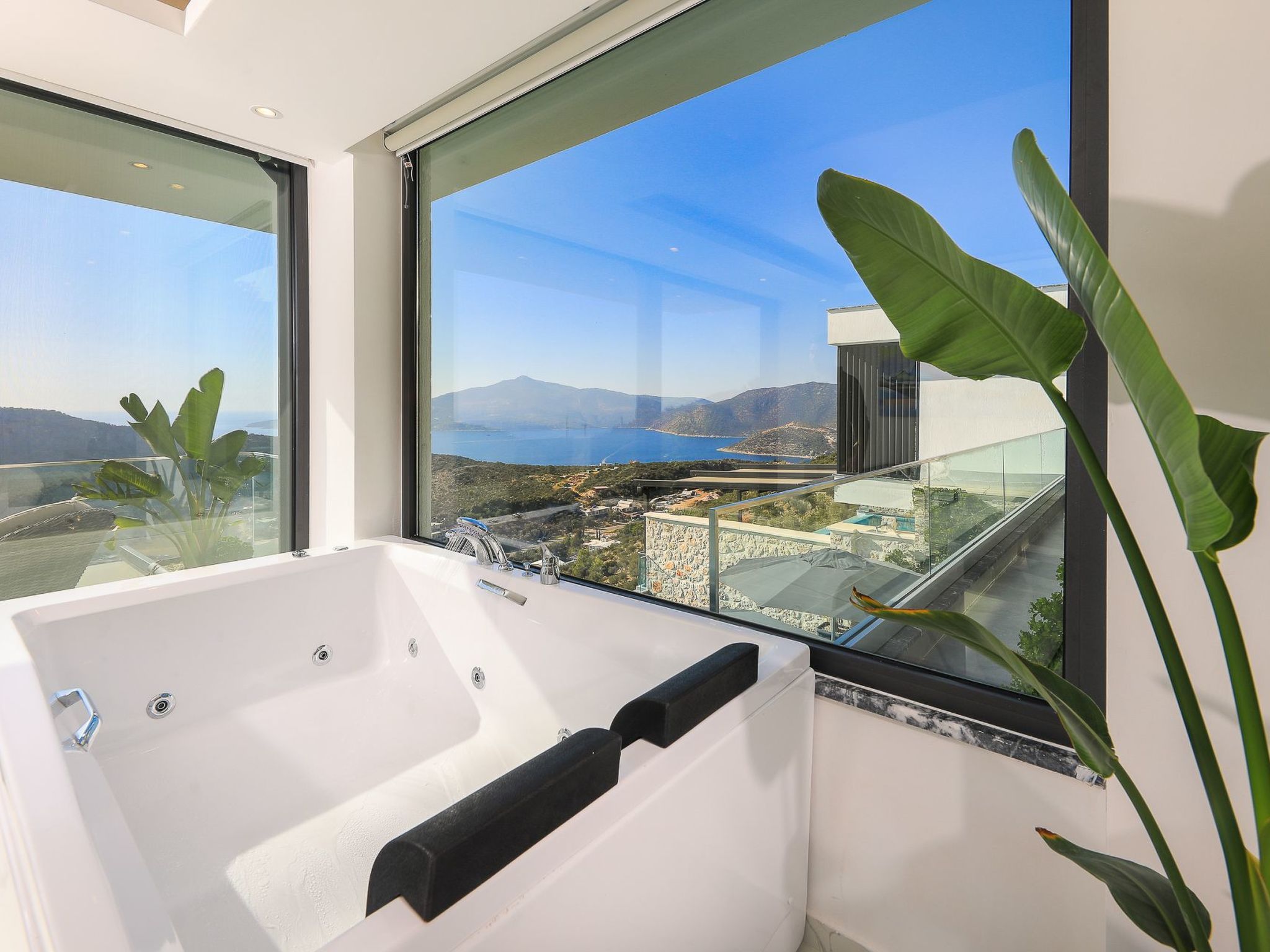 Moderne Luxusvilla in Kalkan mit Meerblick - Image-tags.info