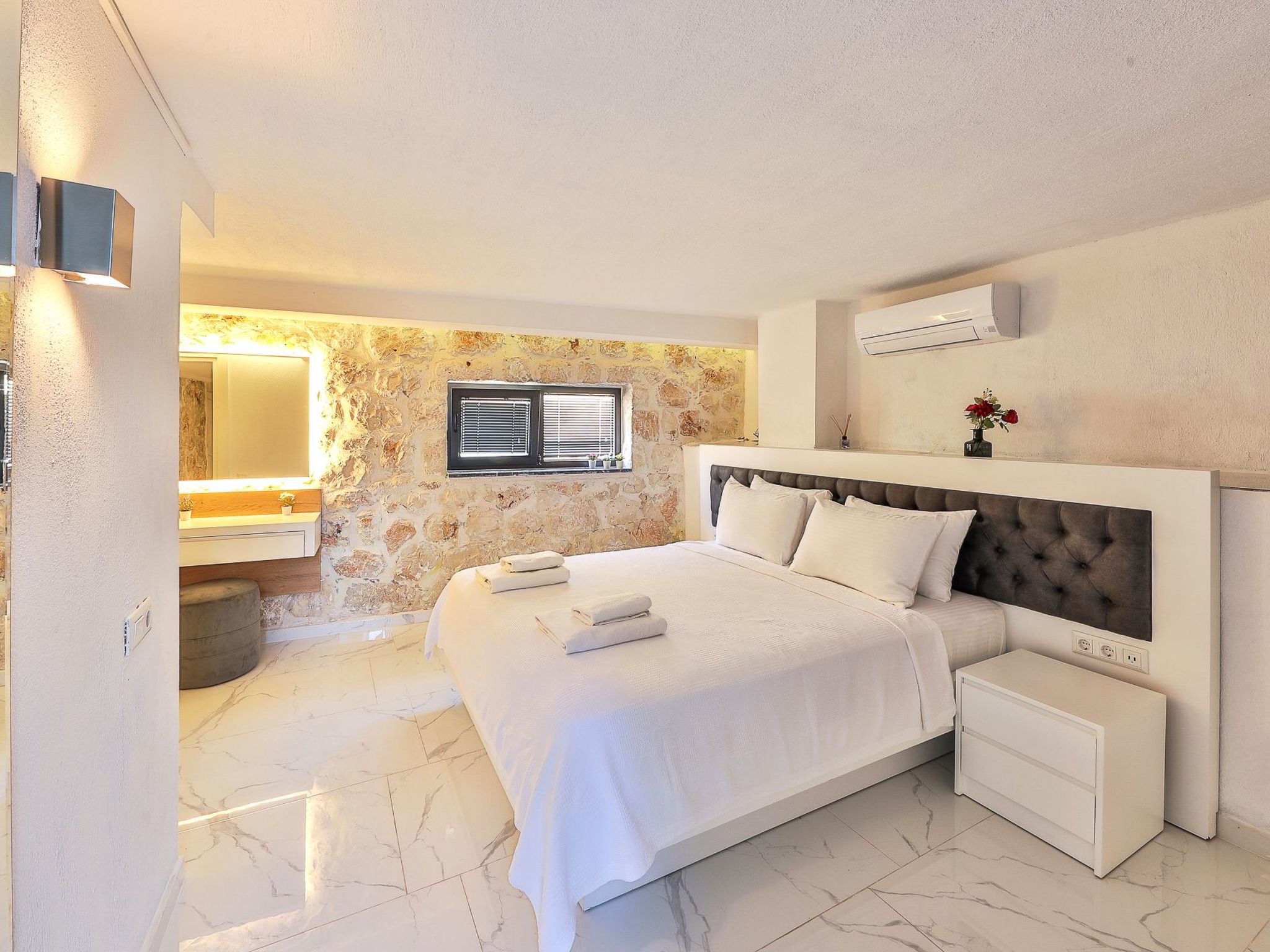 Moderne Luxusvilla in Kalkan mit Meerblick - Image-tags.info