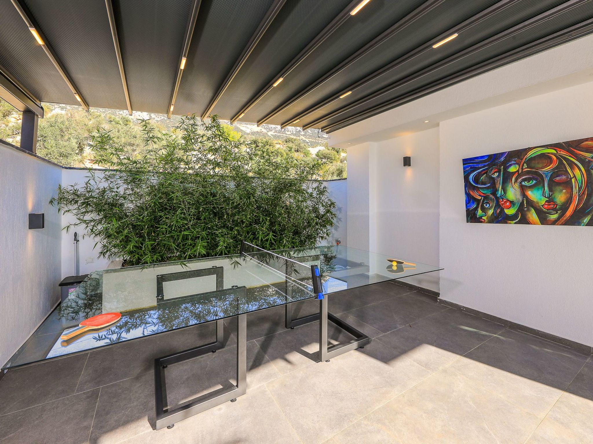 Moderne Luxusvilla in Kalkan mit Meerblick-Binnen