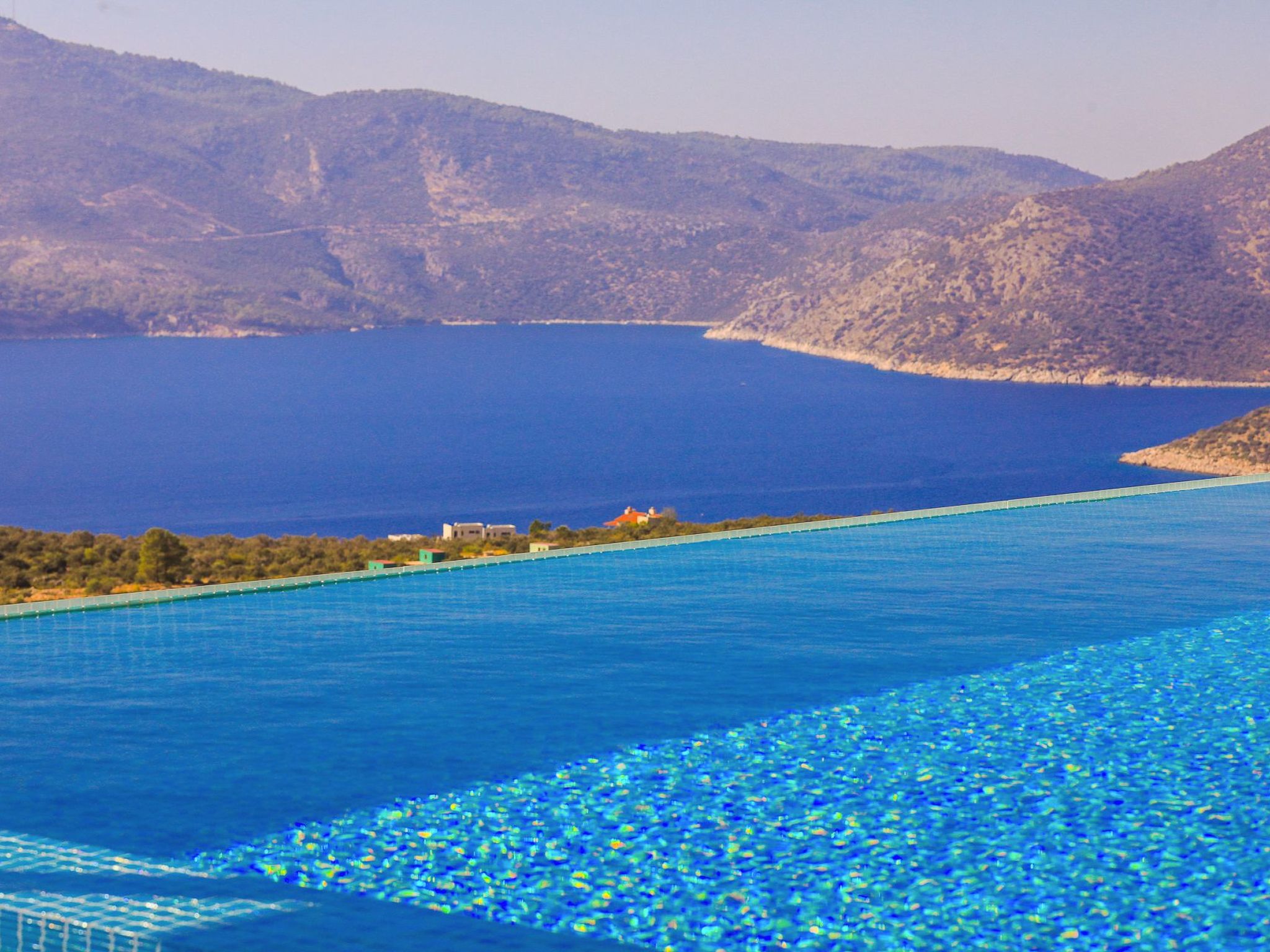 Moderne Luxusvilla in Kalkan mit Meerblick-Binnen