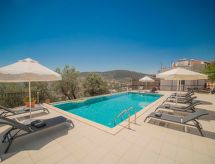 Ruime vrijstaande villa in centrum Kalkan voor 12 personen met privézwembad - thumbnail 3
