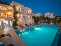 Ruime vrijstaande villa in centrum Kalkan voor 12 personen met privézwembad - thumbnail 6