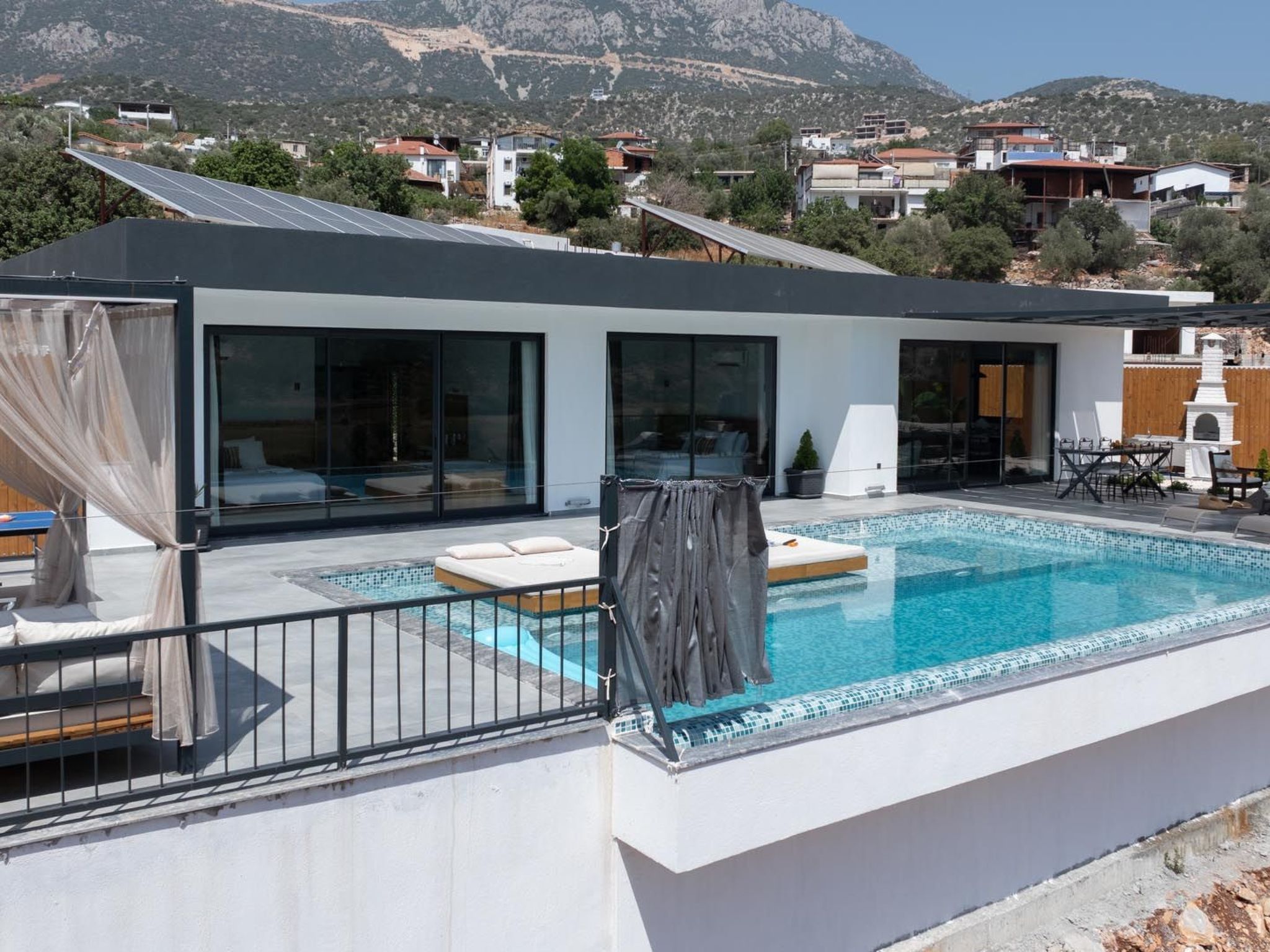Luxuriöse Villa mit Kinderpool und Jacuzzi