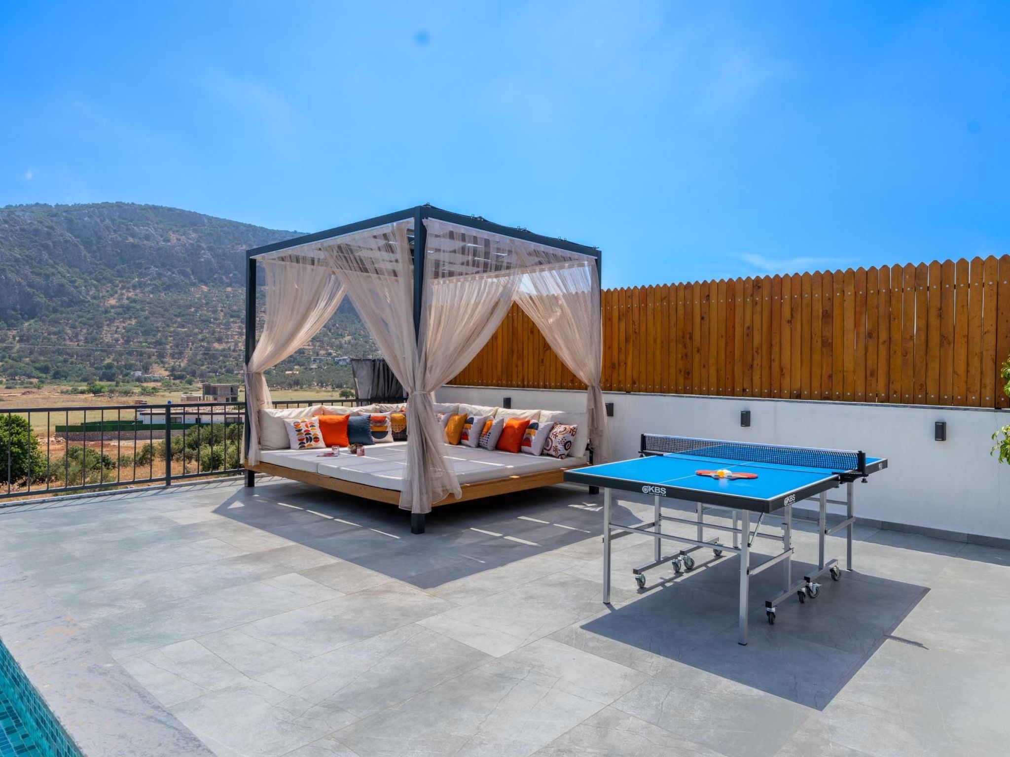 Luxuriöse Villa mit Kinderpool und Jacuzzi - Binnen