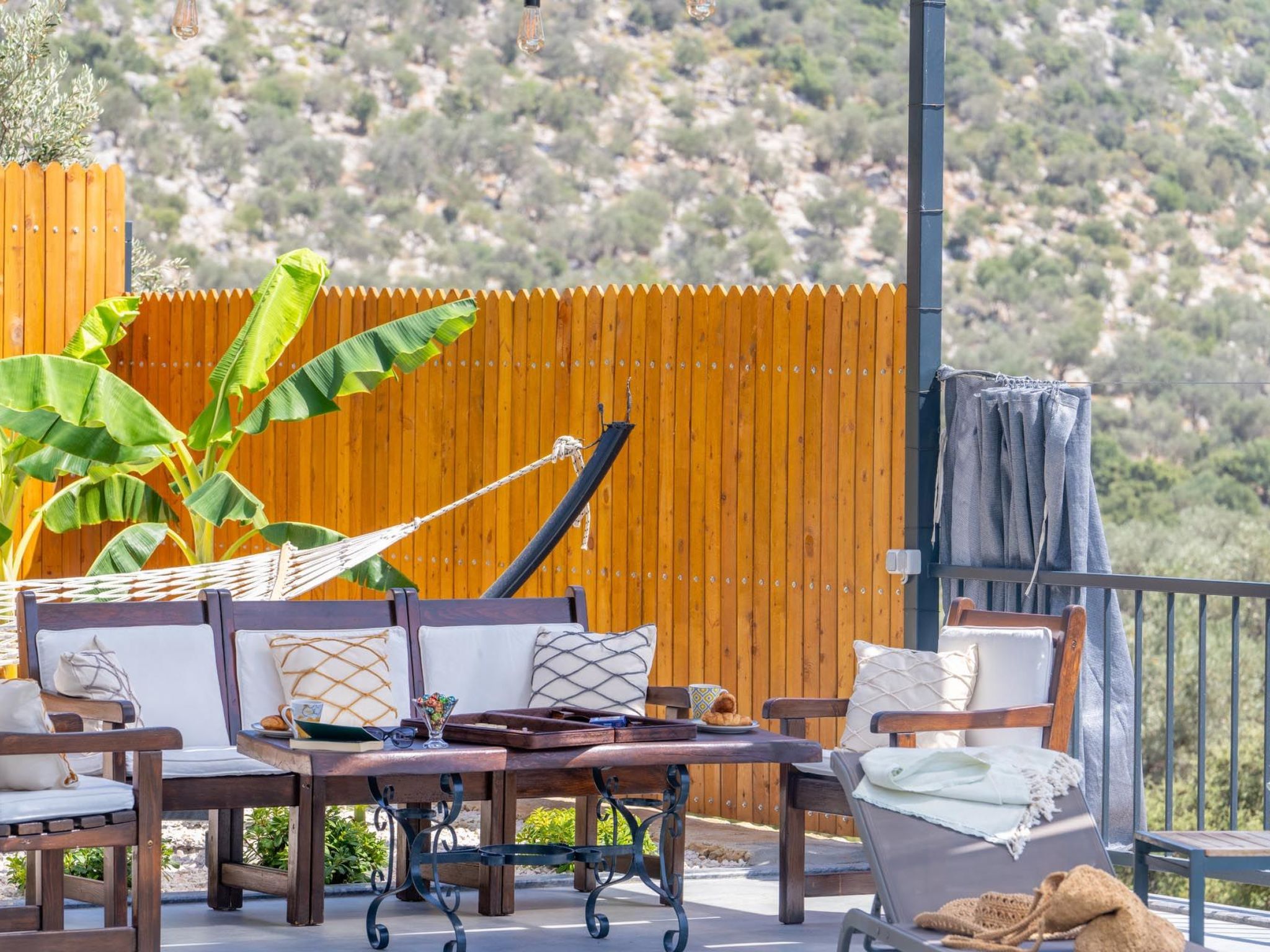 Luxuriöse Villa mit Kinderpool und Jacuzzi - Buiten