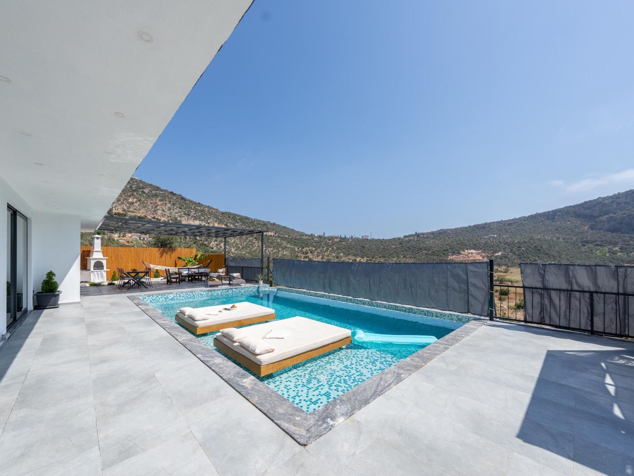 Luxuriöse Villa mit Kinderpool und Jacuzzi - Binnen