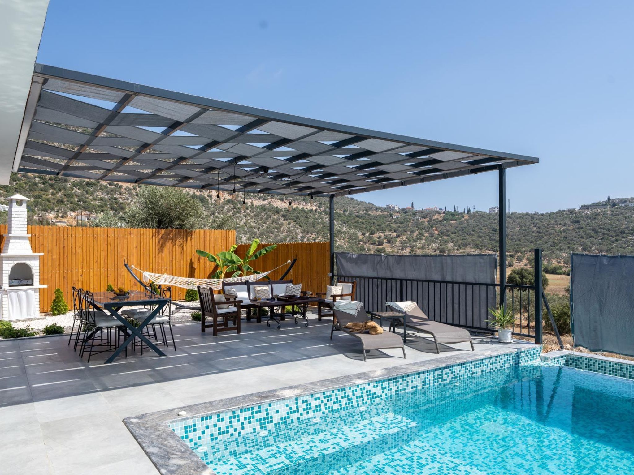 Luxuriöse Villa mit Kinderpool und Jacuzzi - Buiten