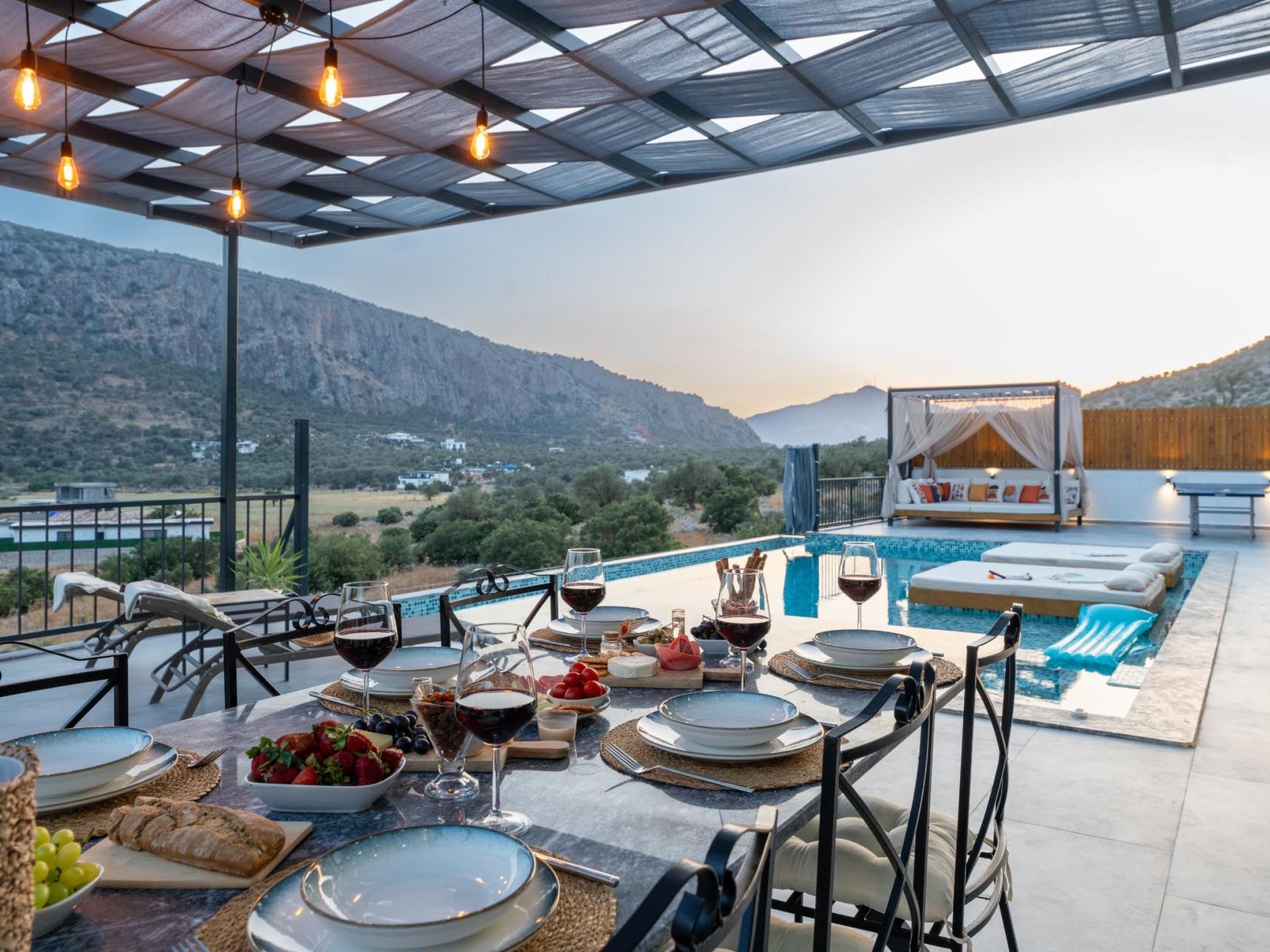 Luxuriöse Villa mit Kinderpool und Jacuzzi - Binnen
