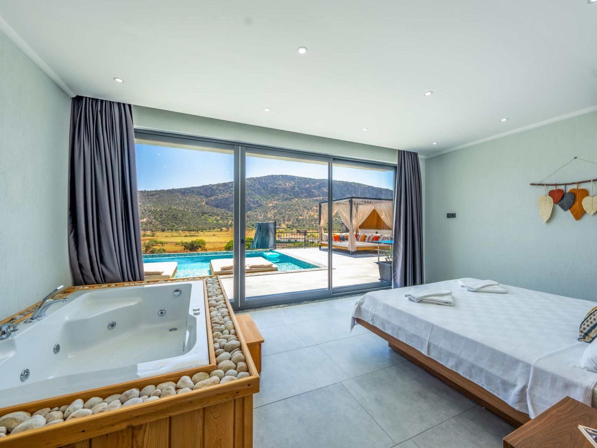 Luxuriöse Villa mit Kinderpool und Jacuzzi - Binnen