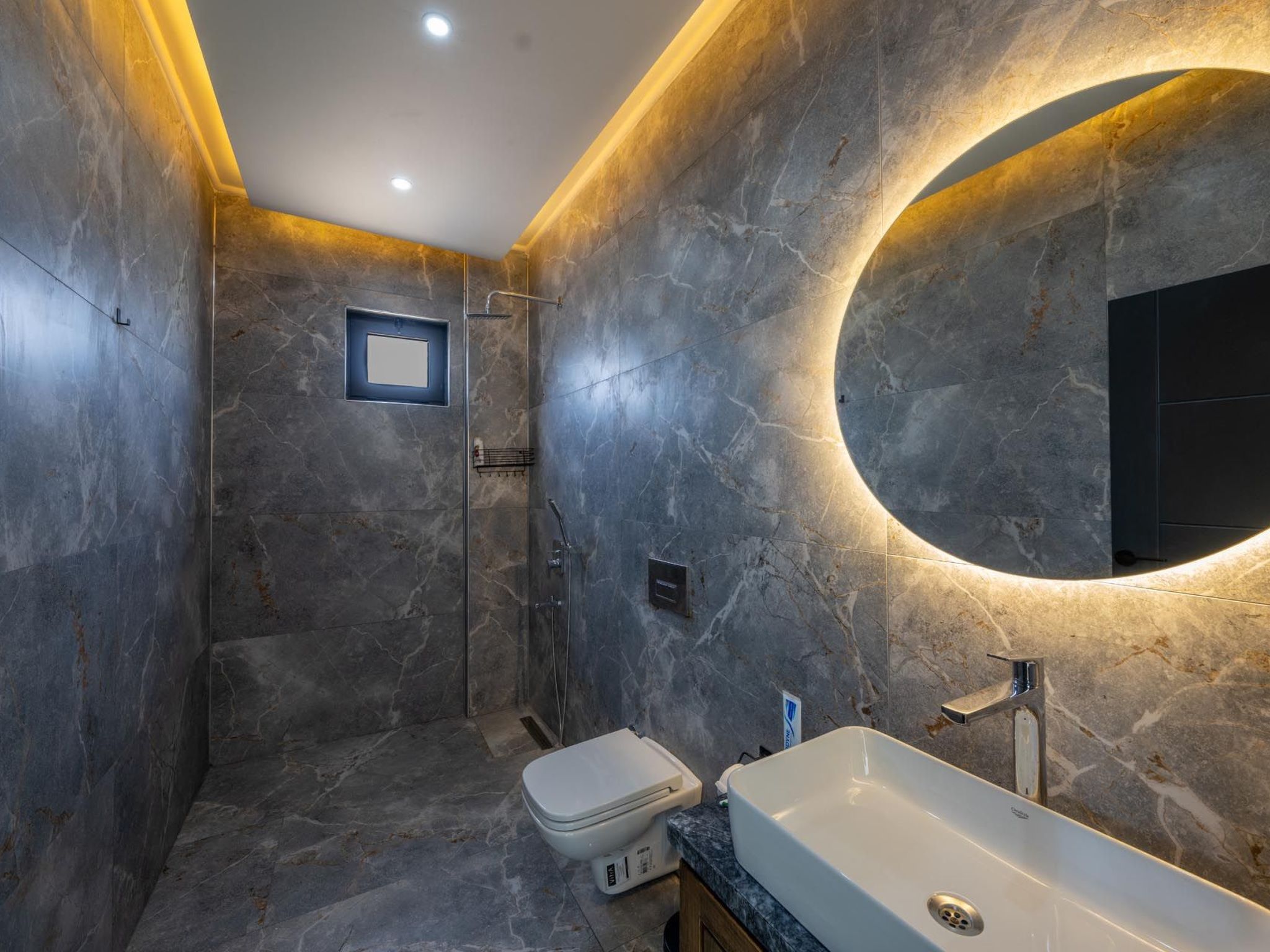 Luxuriöse Villa mit Kinderpool und Jacuzzi - Binnen