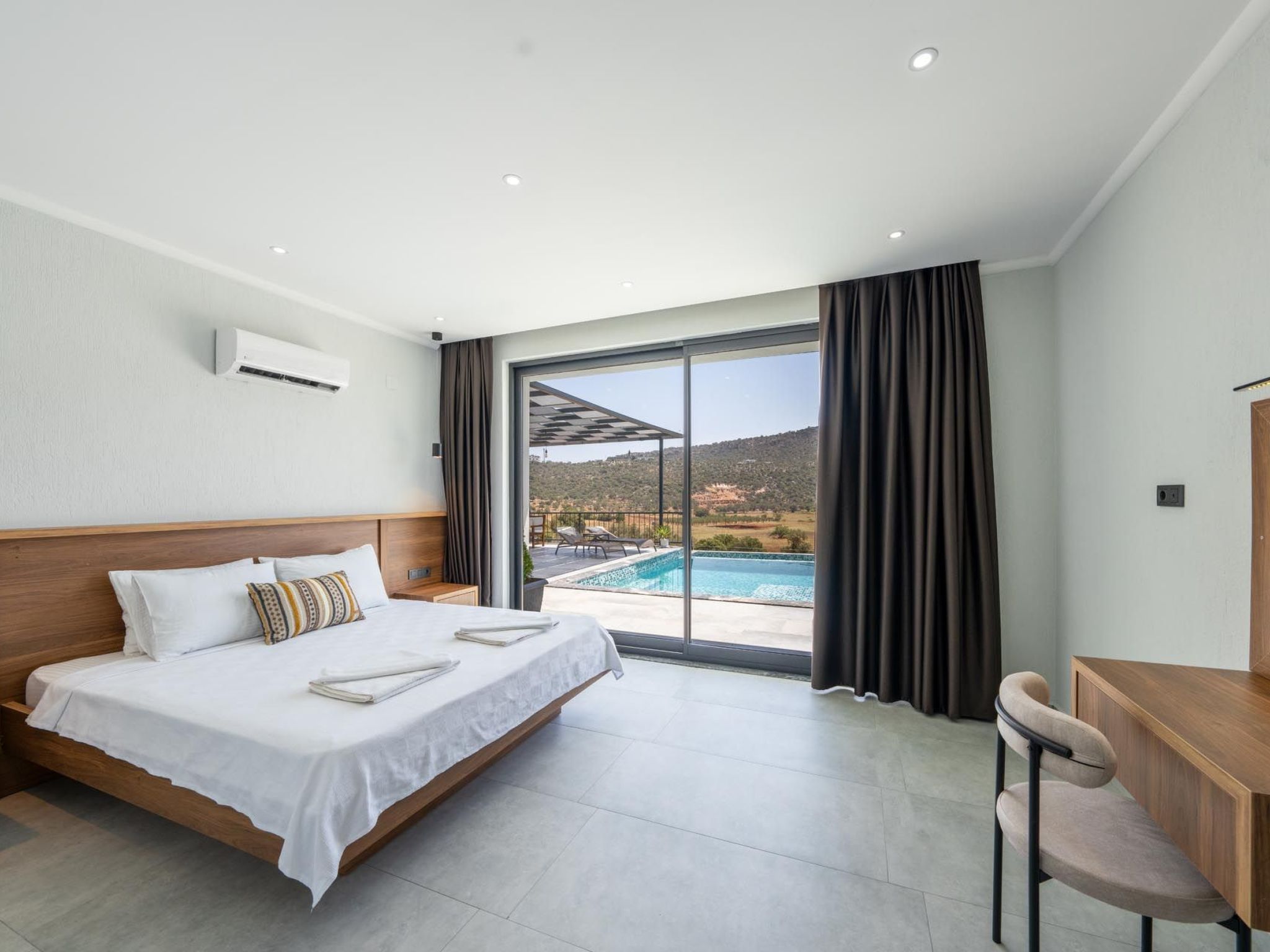 Luxuriöse Villa mit Kinderpool und Jacuzzi - Binnen