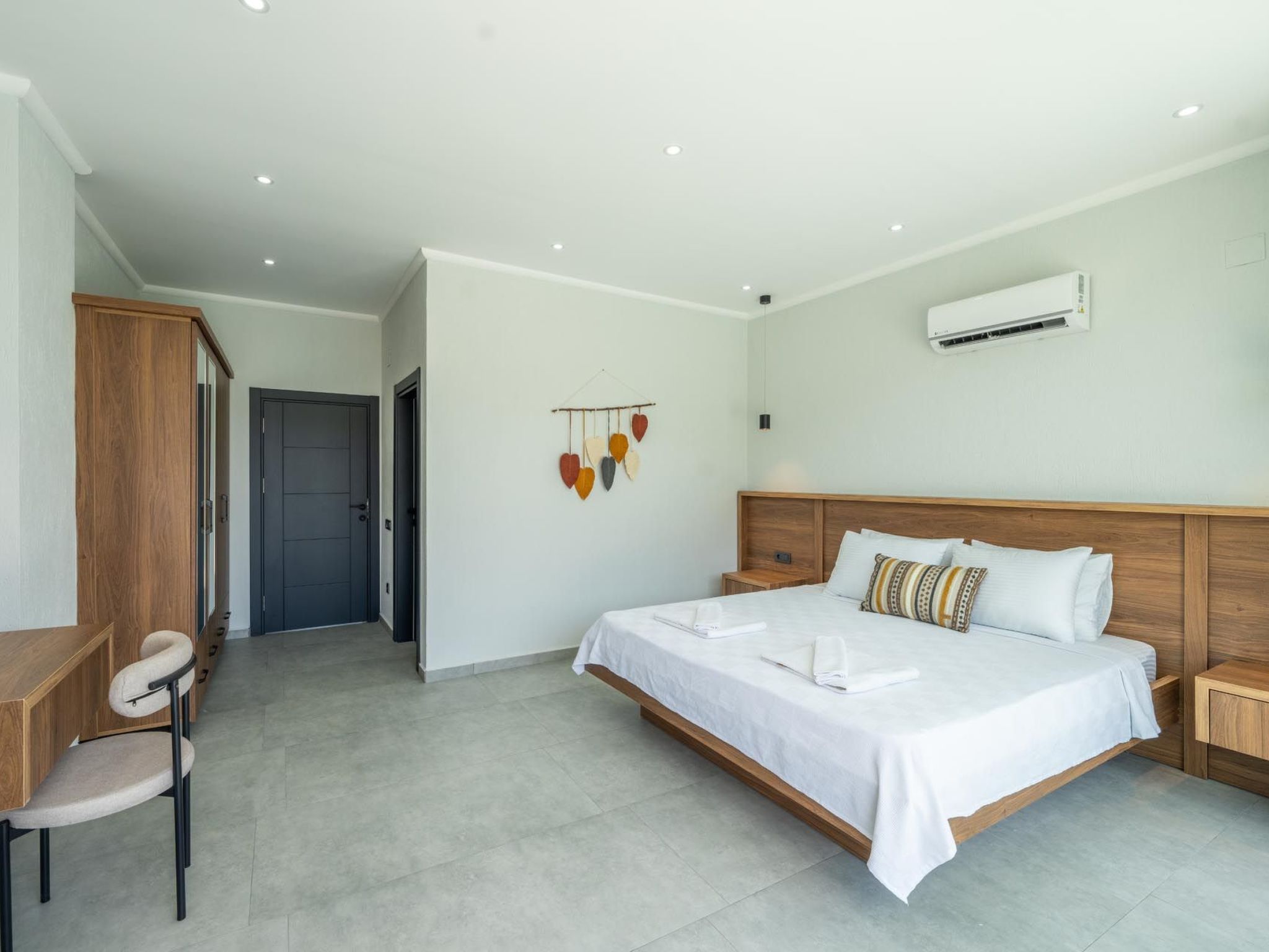 Luxuriöse Villa mit Kinderpool und Jacuzzi - Binnen