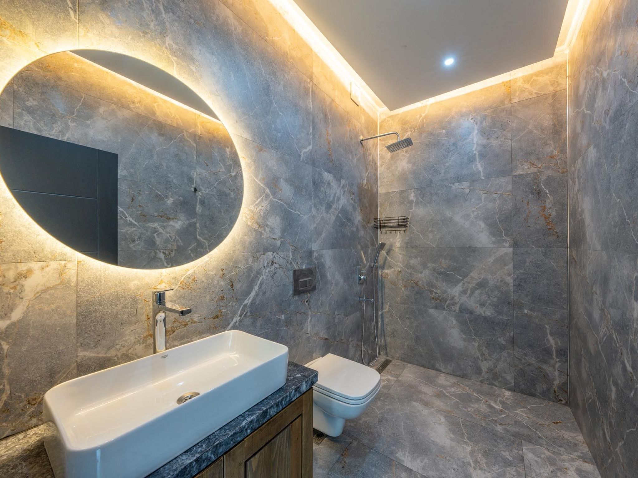 Luxuriöse Villa mit Kinderpool und Jacuzzi - Binnen