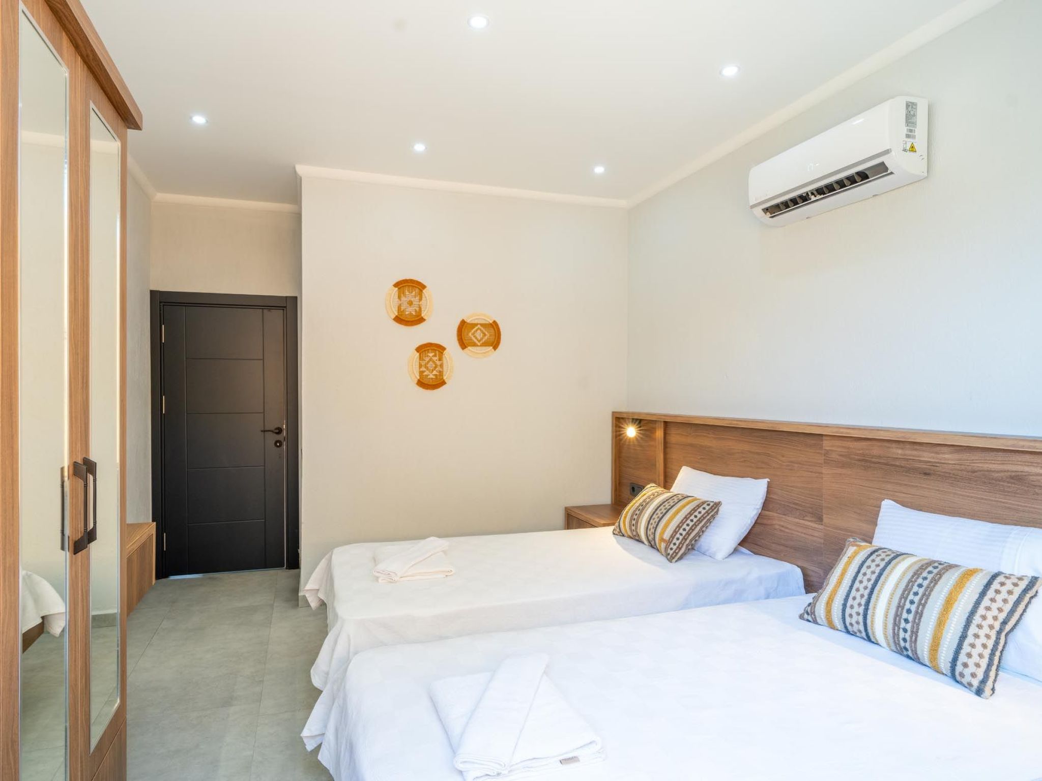 Luxuriöse Villa mit Kinderpool und Jacuzzi - Binnen