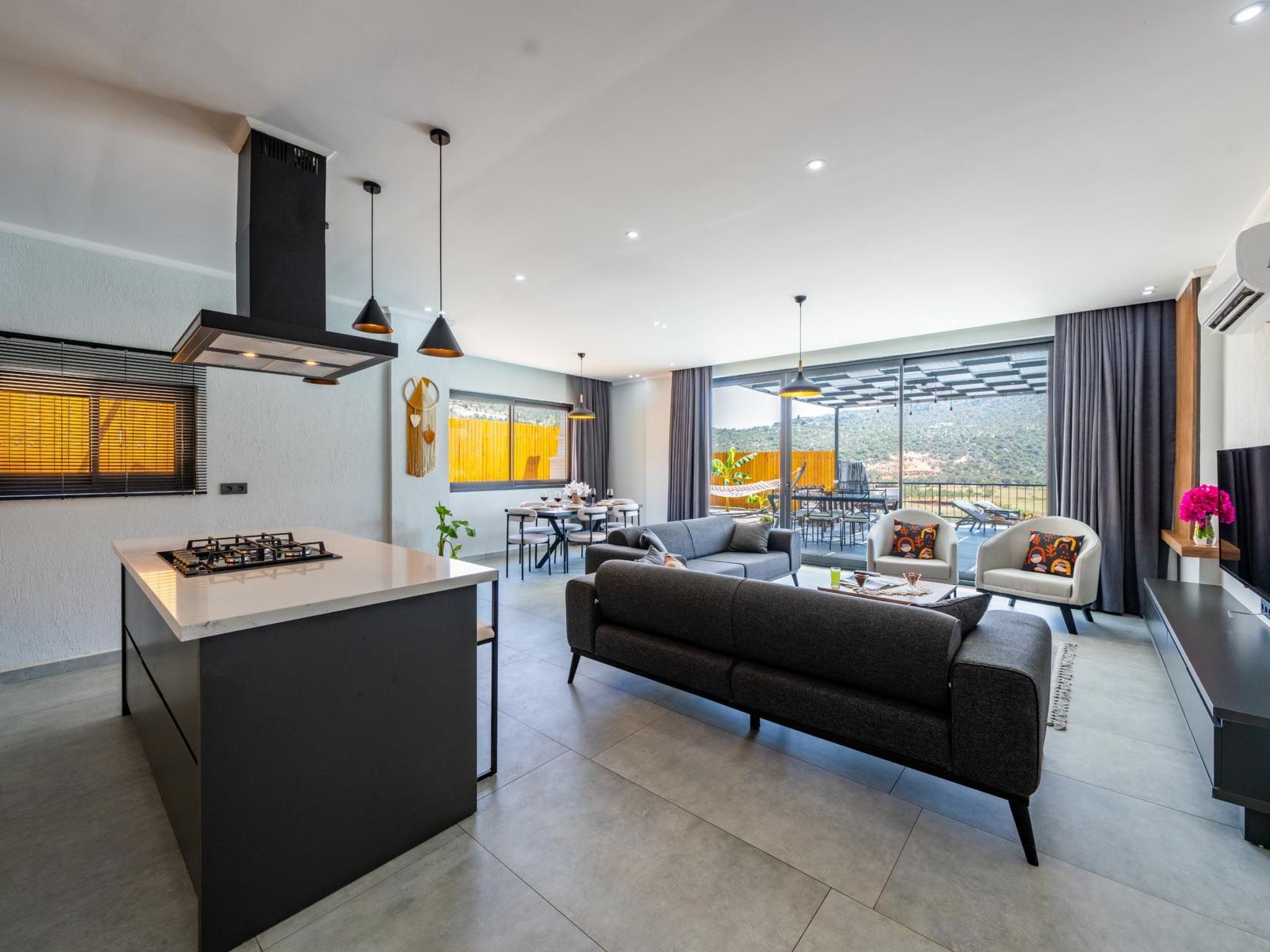Luxuriöse Villa mit Kinderpool und Jacuzzi - Binnen