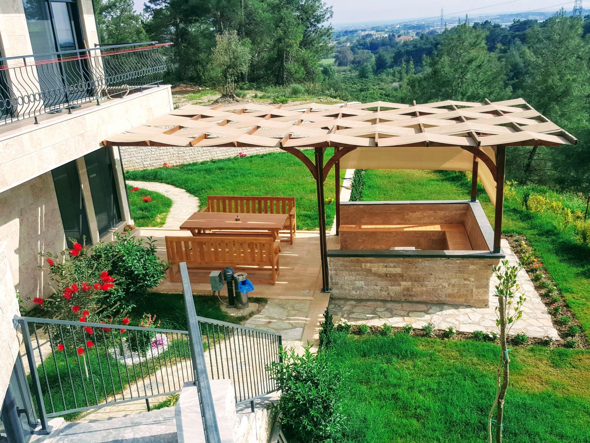 Berghütte mit eigenem Pool - Buiten