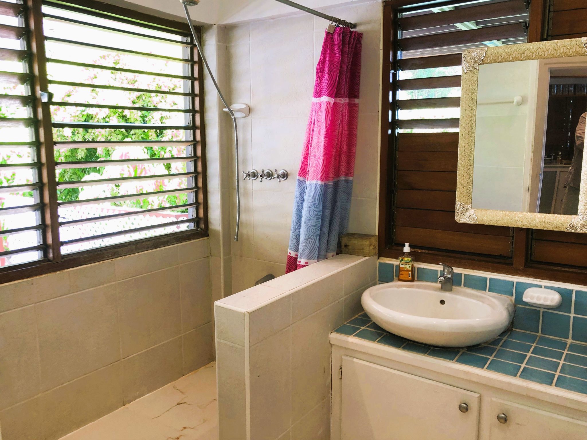 Appartement Traumhaftes Ferienapartment mit Meeresblick – Salle de bains, photo 12 sur 14