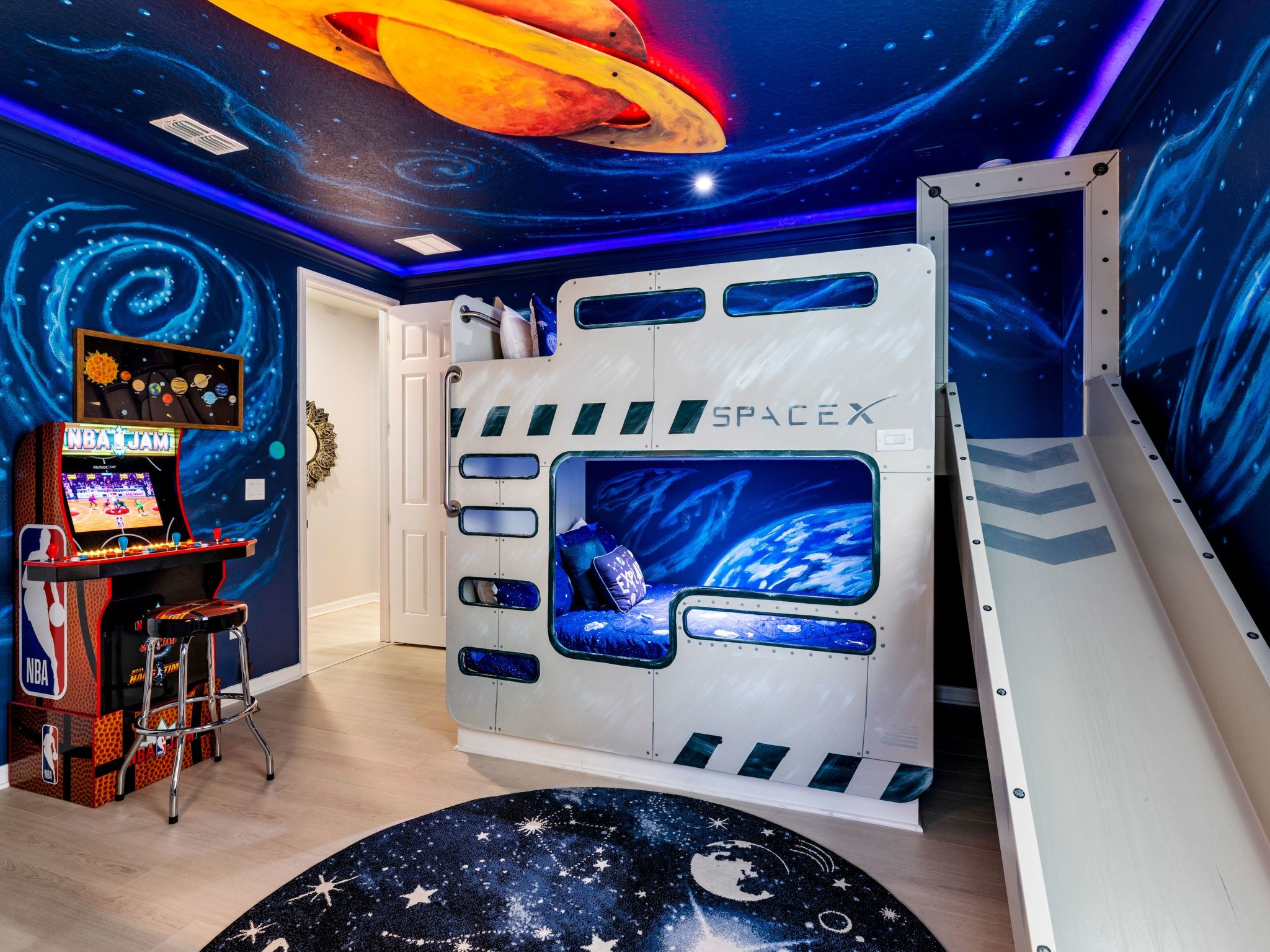 Disney-Area 9BR Villa mit Pool und Spa — Terrace (5 of 43)