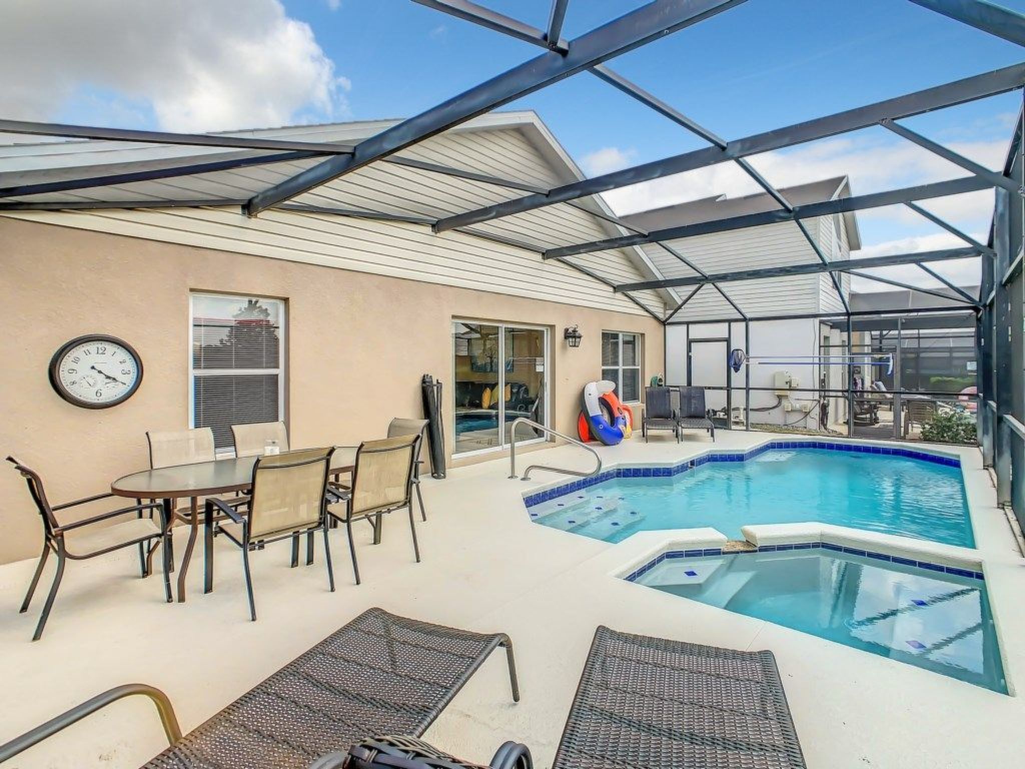 Familien-Pool-Rückzug nur 2,5 Meilen von Disney entfernt — Pool Outdoor (5 of 36)