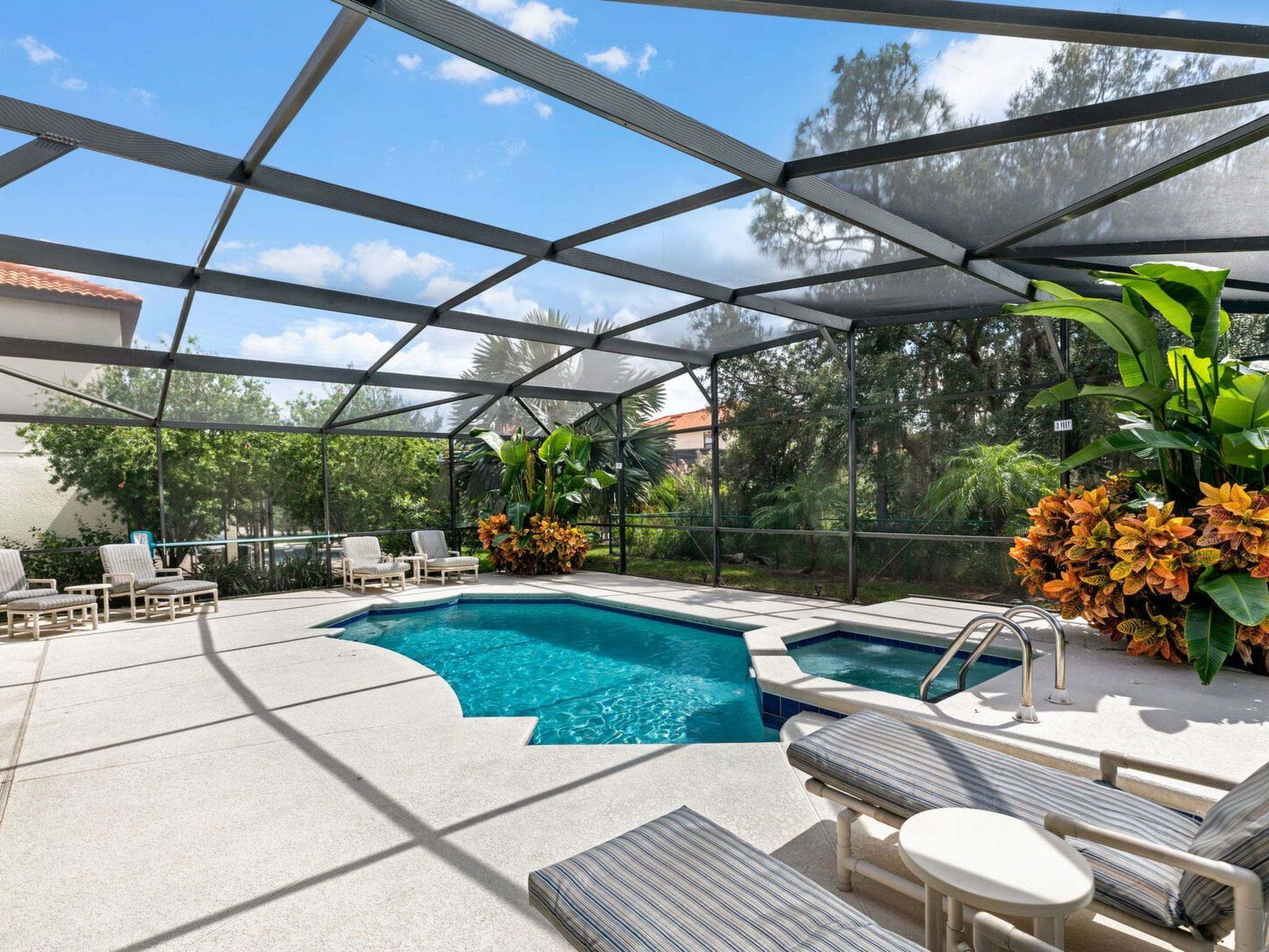 Sunshine Escape mit Pool und Spa in der Nähe von Disney — Pool Outdoor (4 of 36)