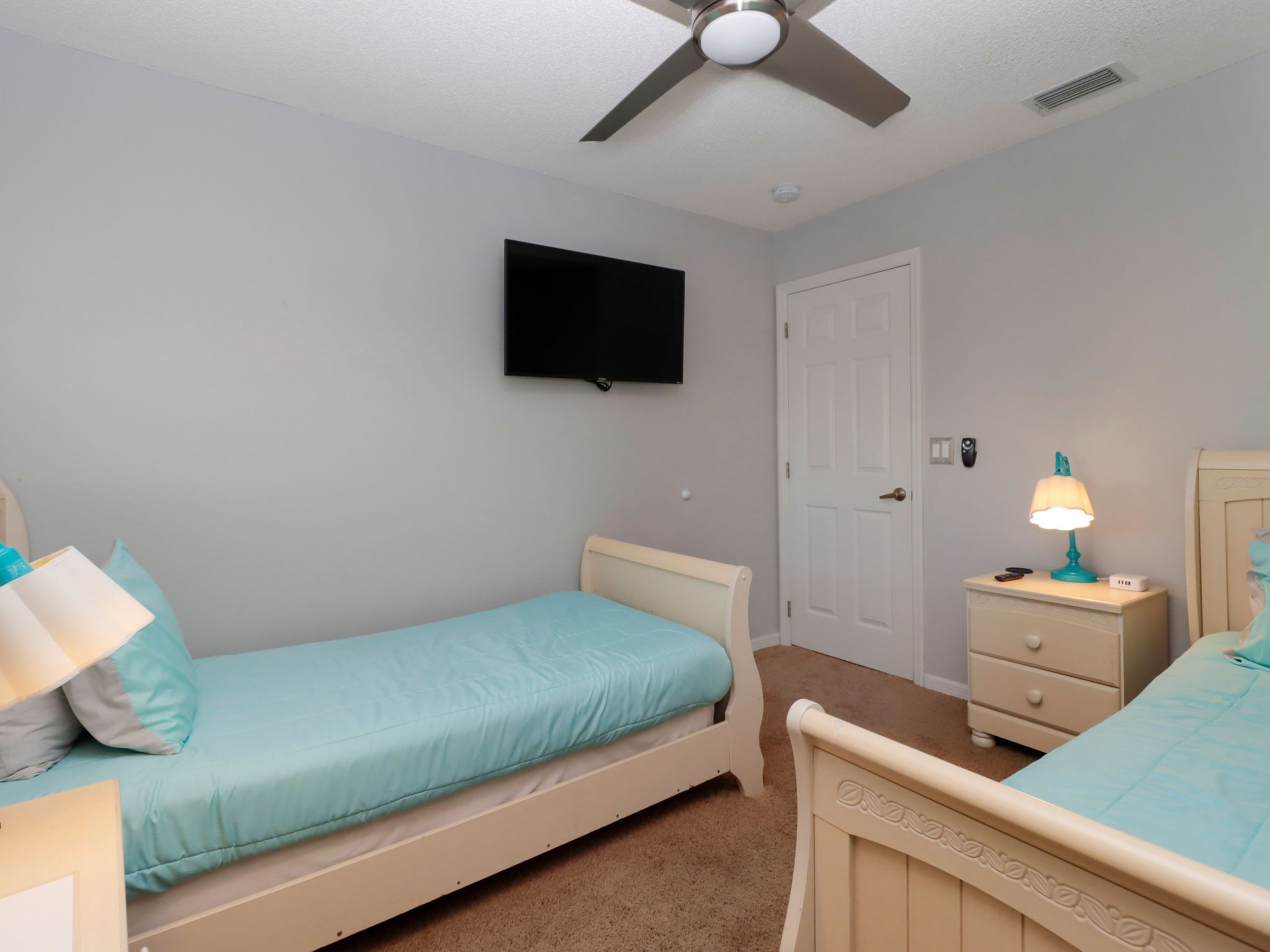 Photo of Villa mit 6 Schlafzimmern und atemberaubendem Seeblick