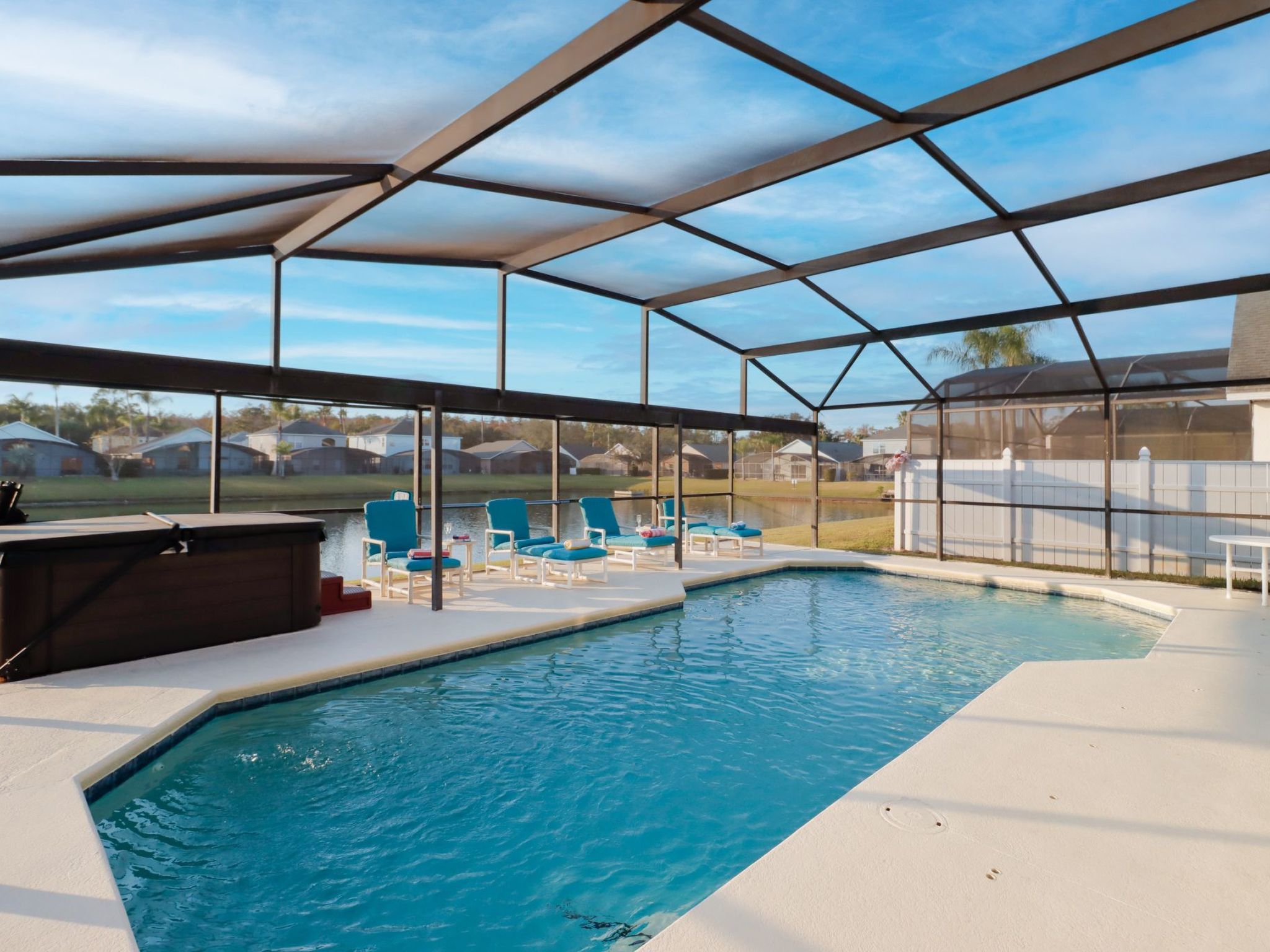 Photo of Villa mit 6 Schlafzimmern und atemberaubendem Seeblick