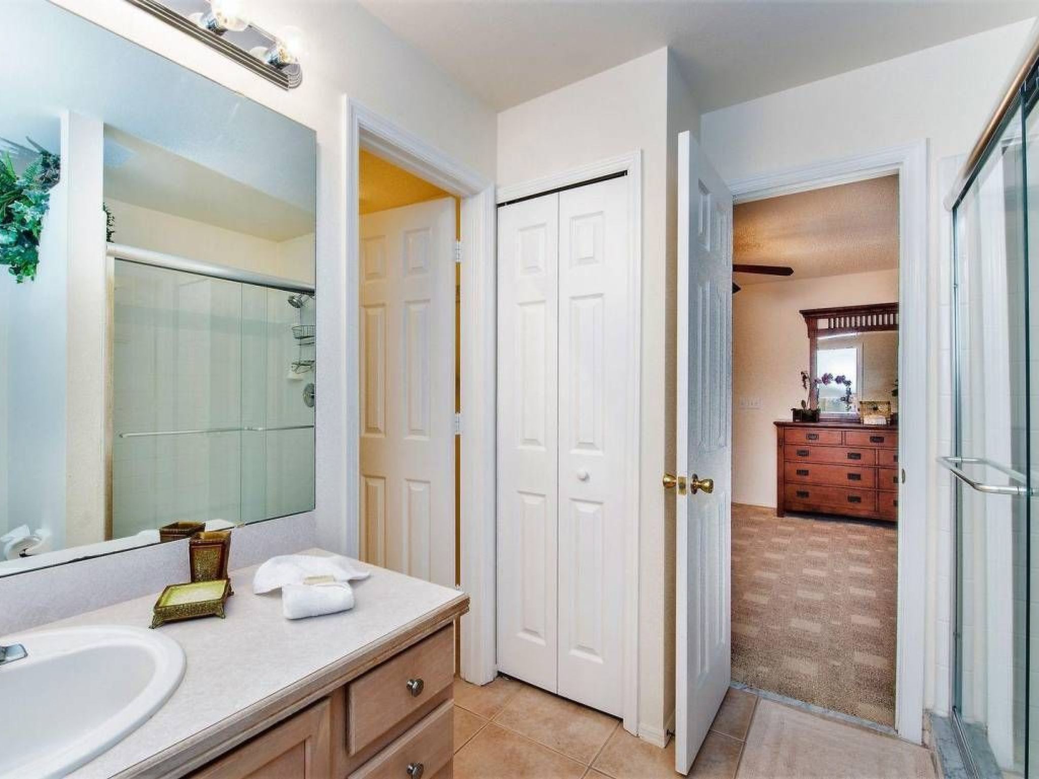 Photo of Ausgezeichnetes Preis-Leistungs-Verhältnis Familienvilla - Süd-West Privater Po