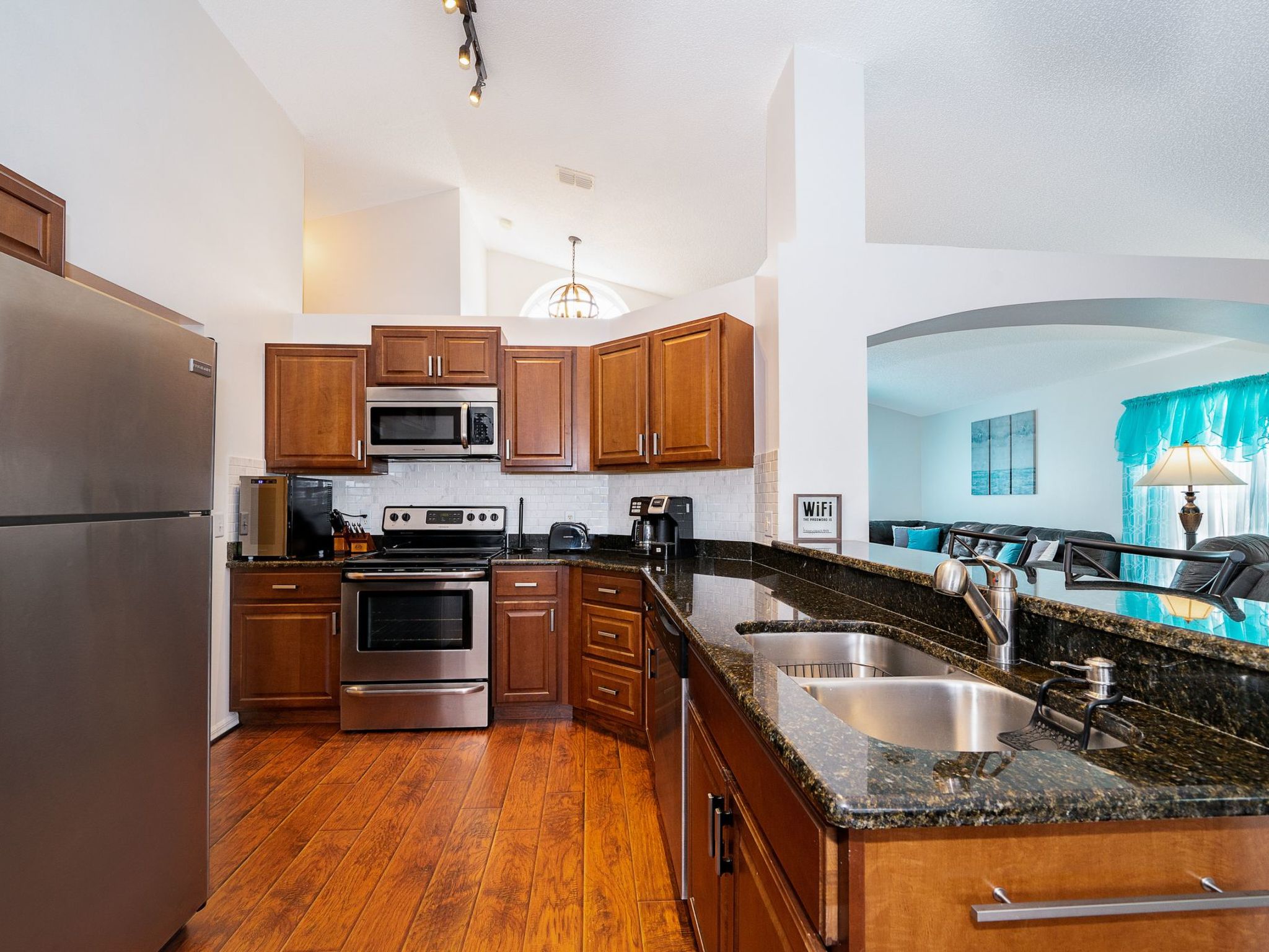 Photo of Nur wenige Minuten von Disney Pool, Spa und Seeblick