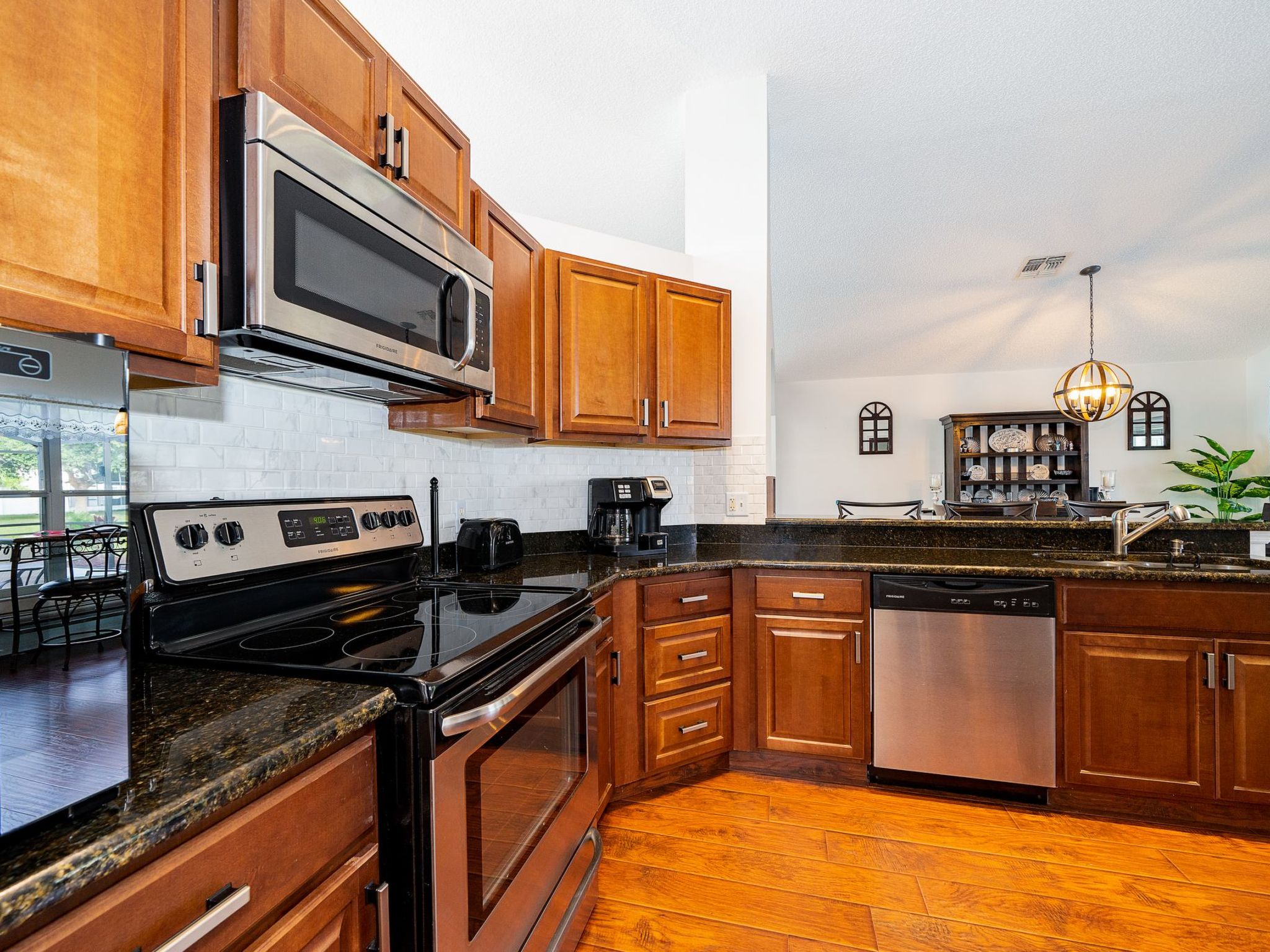 Photo of Nur wenige Minuten von Disney Pool, Spa und Seeblick