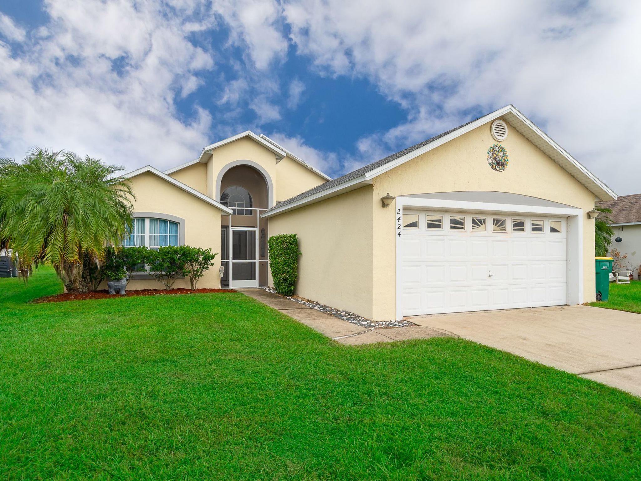 Photo of Nur wenige Minuten von Disney Pool, Spa und Seeblick