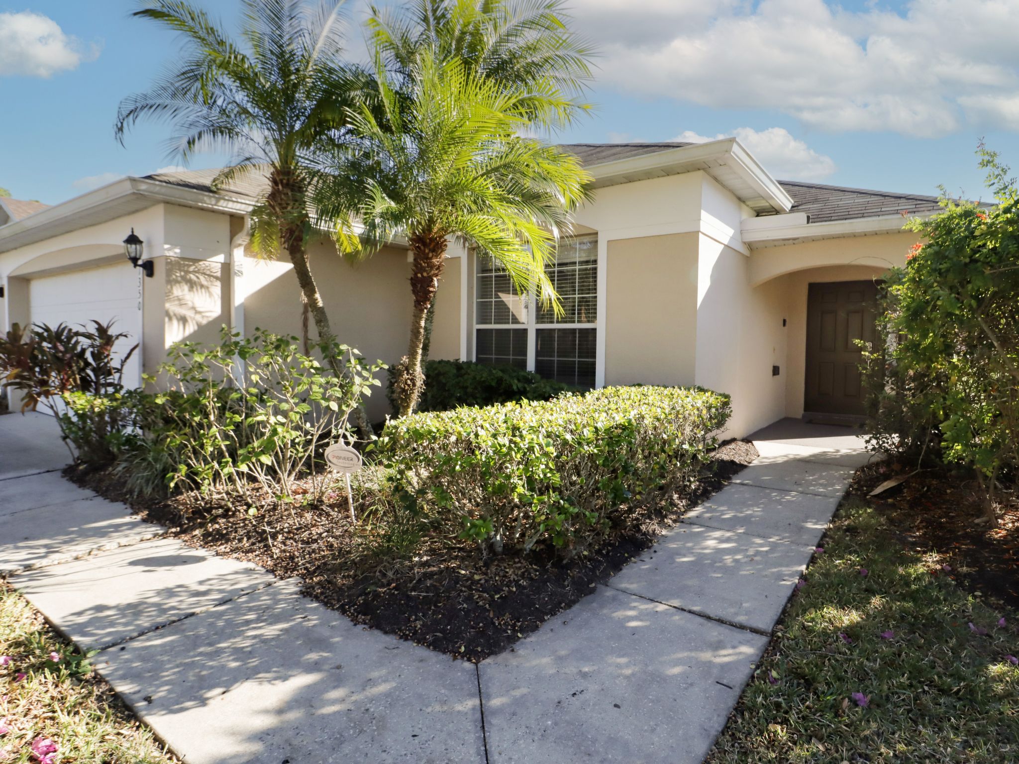 Photo of 4-Schlafzimmer-Ferienhaus mit Whirlpool