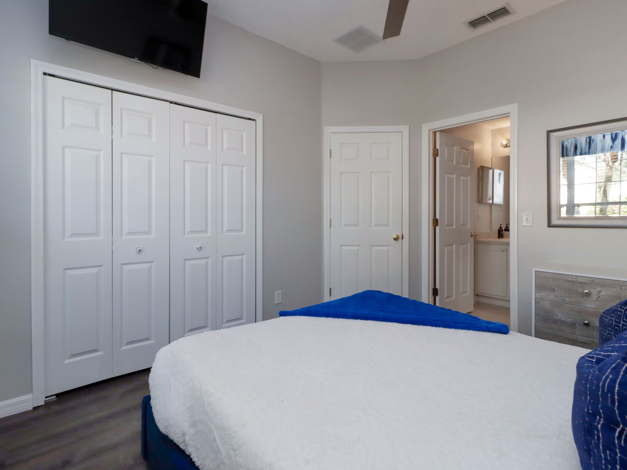 Photo of 4-Schlafzimmer-Ferienhaus mit Whirlpool