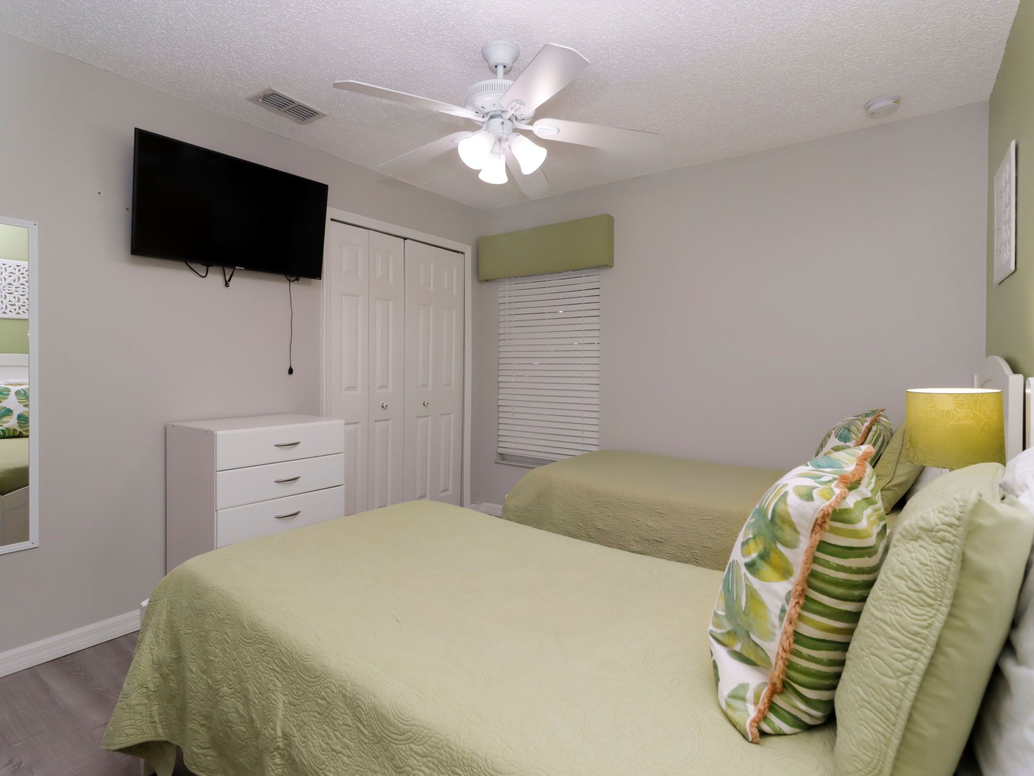 Photo of 4-Schlafzimmer-Ferienhaus mit Whirlpool